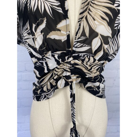 ⭐ 3/$15 Ember Small Black White Tan Floral Printed Micro Mesh Vneck Top - Picture 5 of 8